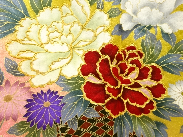 生花模様刺繍振袖